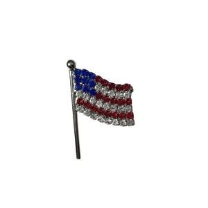 Vintage Silver Tone Rhinestone Patriotic USA American Flag Brooch Pin